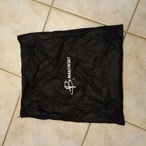 B. Makowsky Black Dust Bag